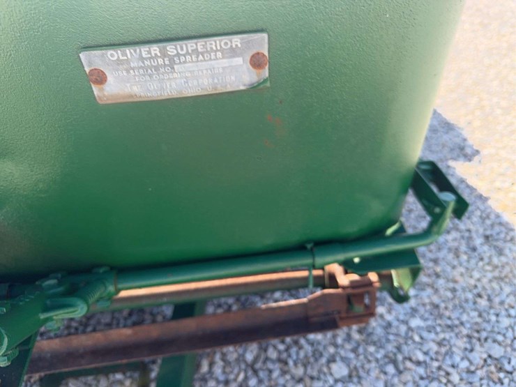 oliver-superior-manure-spreader-image-19