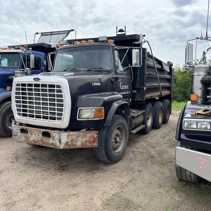 1996 FORD L9000