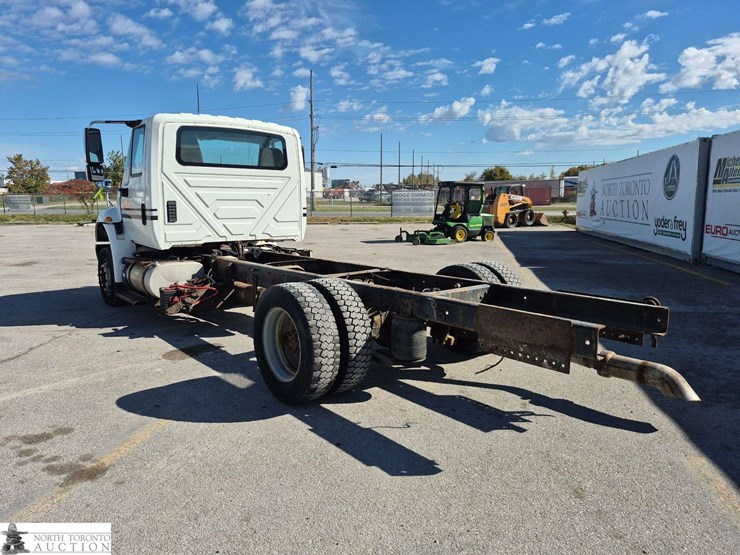 2017-international-durastar-4300-image-7