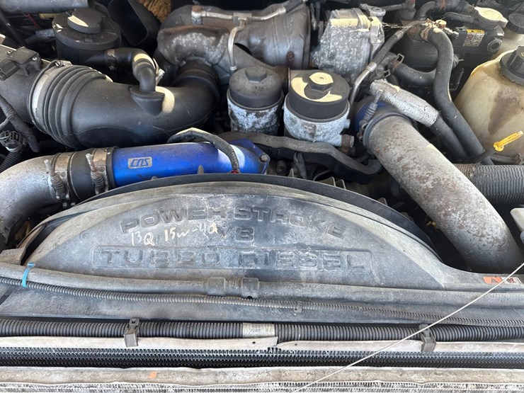 2010-ford-f550-xlt-image-15