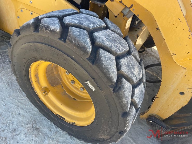 2019-caterpillar-272d3-image-9