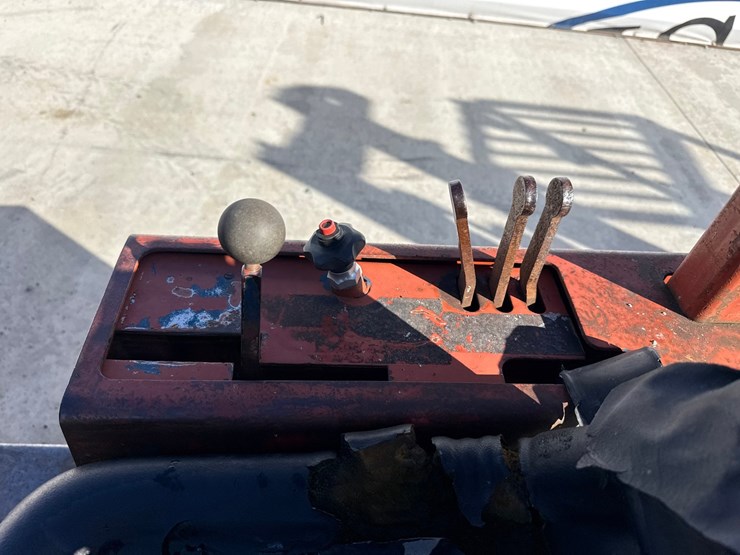 ditch-witch-350sx-image-29