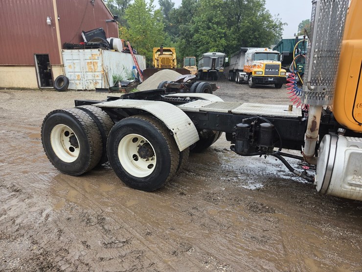 1994-mack-rd688s-image-18