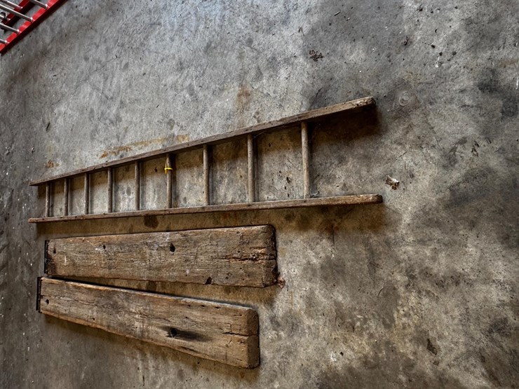 10'-wooden-ladder-&-7'-wooden-ramps-image-4