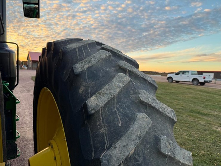 john-deere-6215r-image-10