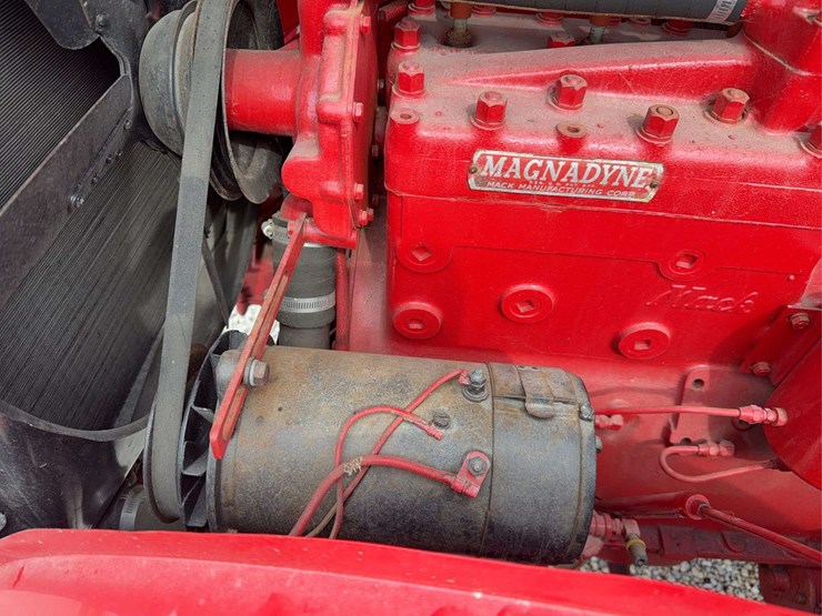1951-mack-a30-image-32
