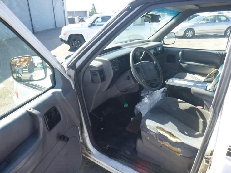 1993-dodge-caravan-image-6