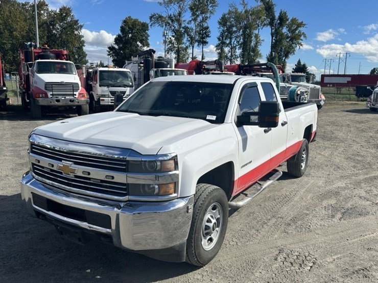 2015-chevrolet-silverado-2500-image-1