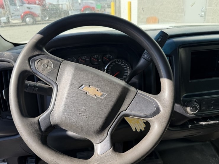 2015-chevrolet-silverado-3500-image-31