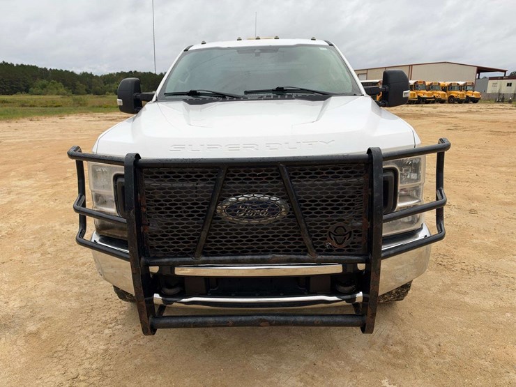 ford-f250-xl-image-5
