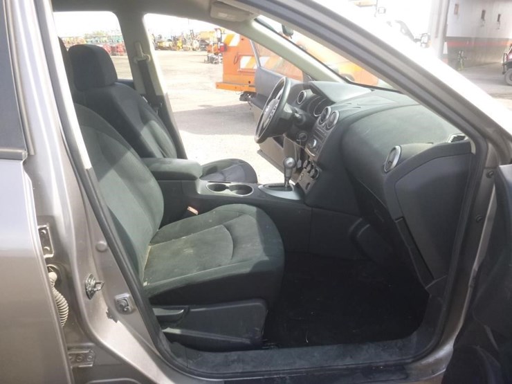 2013-nissan-rogue-image-9