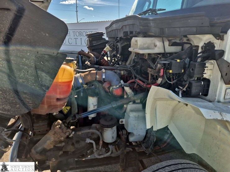 2017-international-durastar-4300-image-16