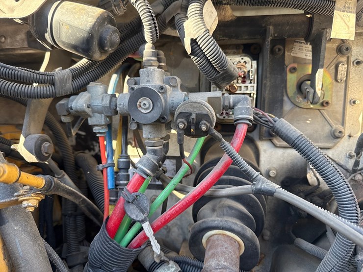 2004-caterpillar-3126-image-15