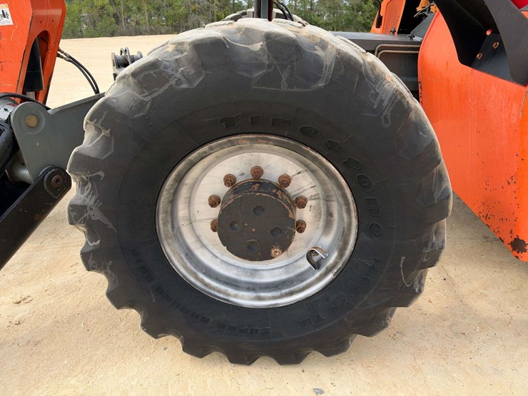 2009-jlg-g10-55a-image-22