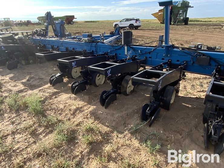 kinze-2700-image-18