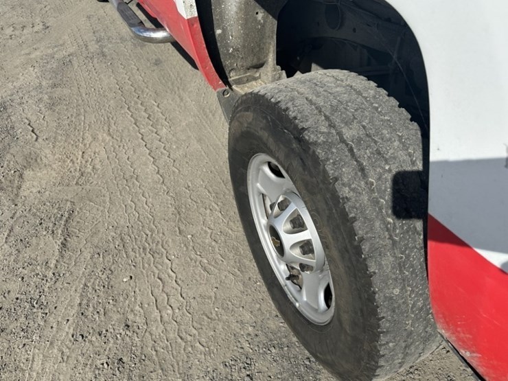 2015-chevrolet-silverado-2500-image-13
