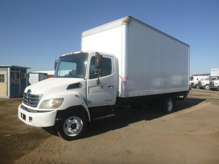 2009-hino-185-image-1