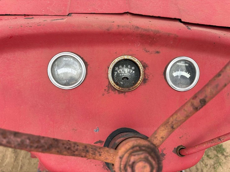 massey-ferguson-135-image-9