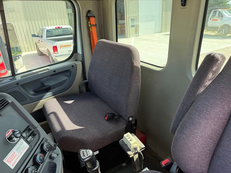 #1608-•-2019-freightliner-cascadia-single-axle-day-cab-image-30