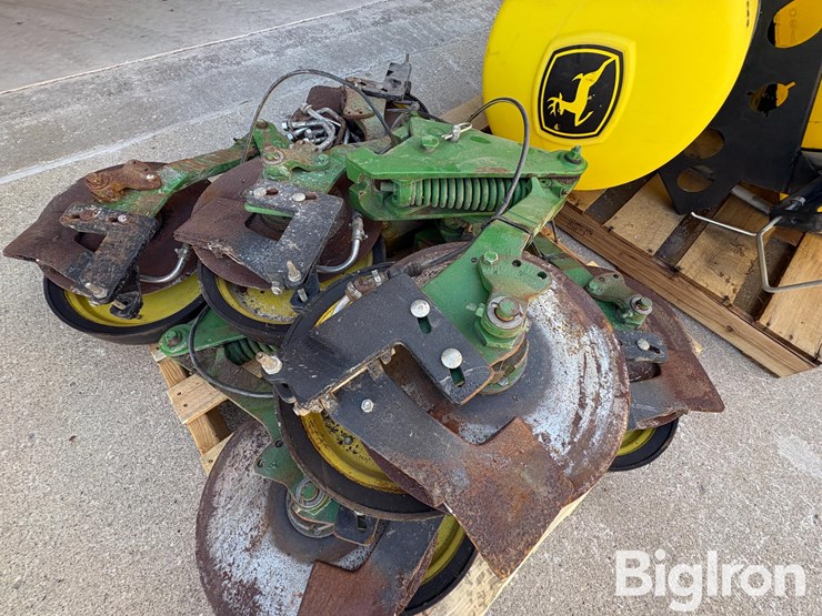 john-deere-7000-image-14