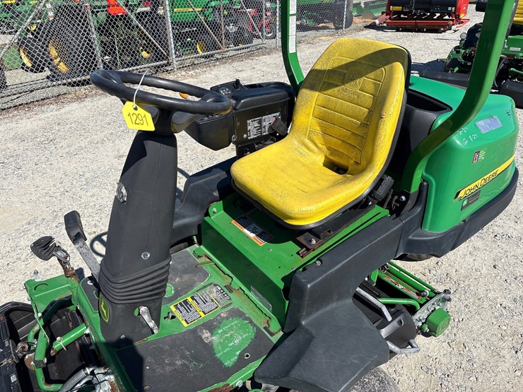 2021-john-deere-2400-image-2