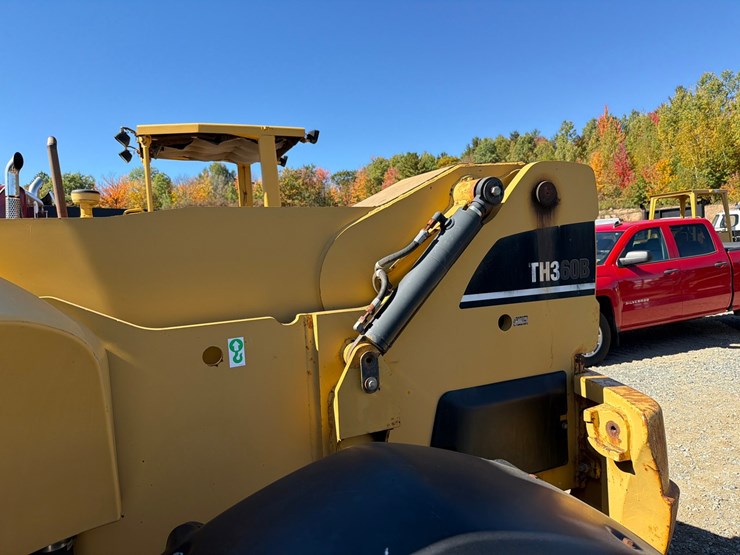 caterpillar-th360b-image-21