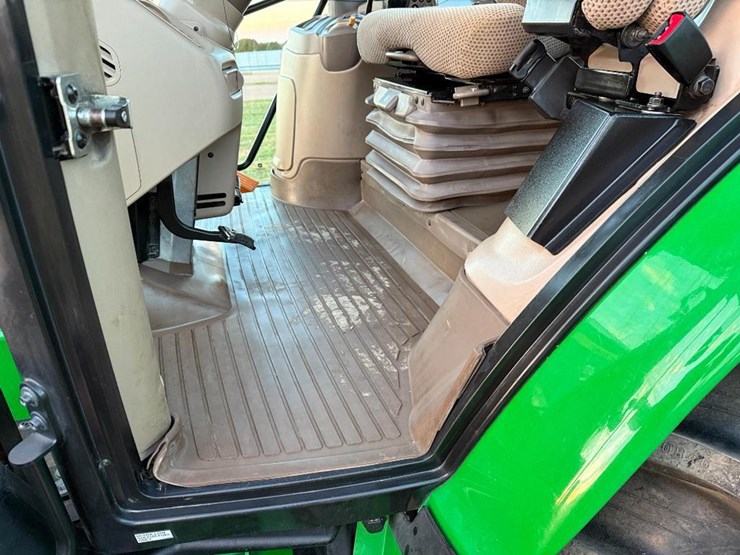 john-deere-6215r-image-52