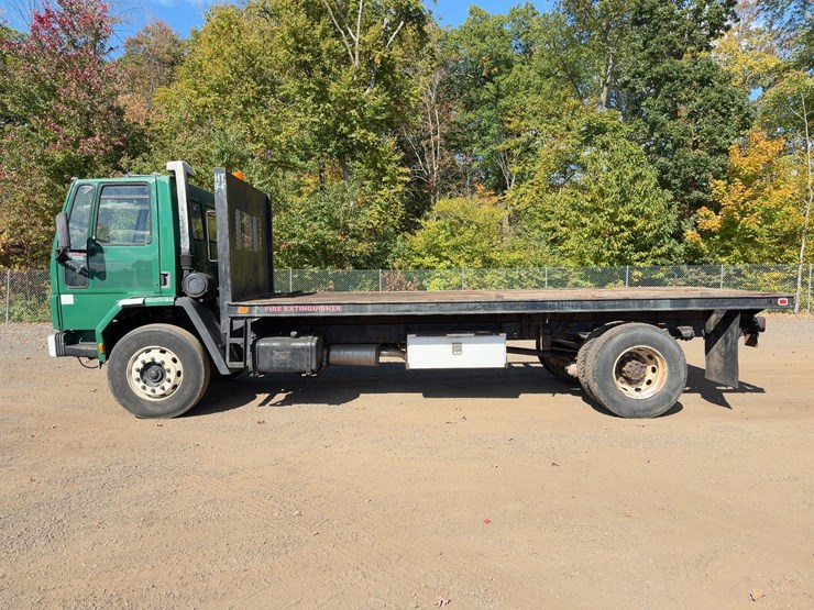 1988-ford-7000-image-2