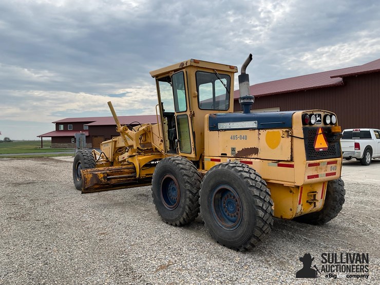 1979-deere-672a-image-7