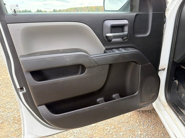 2019-chevrolet-silverado-1500-image-55