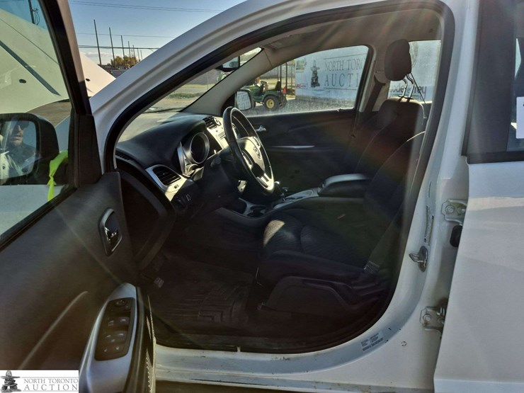2013-dodge-journey-image-10