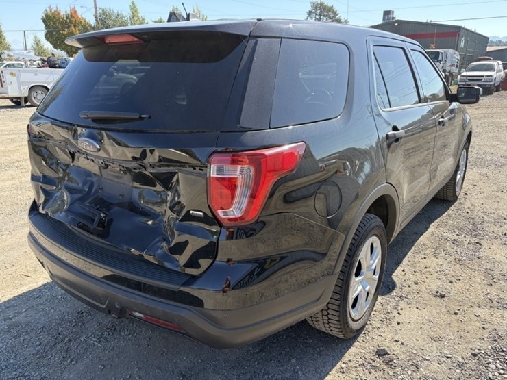 2018-ford-explorer-image-4