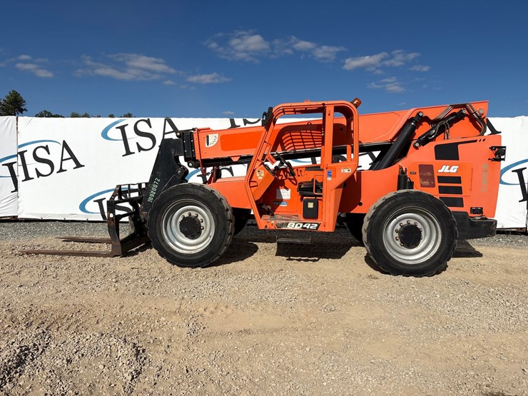 2019-jlg-8042-image-2