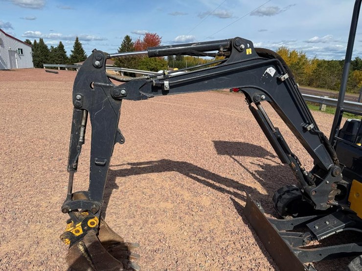 deere-17g-image-29