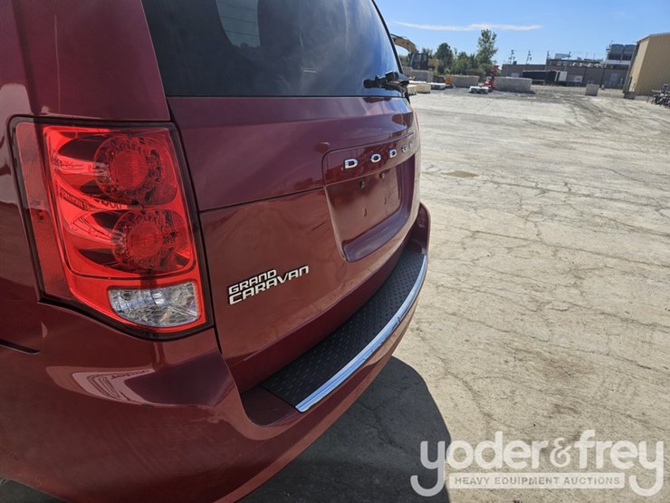2012-dodge-grand-caravan-image-20