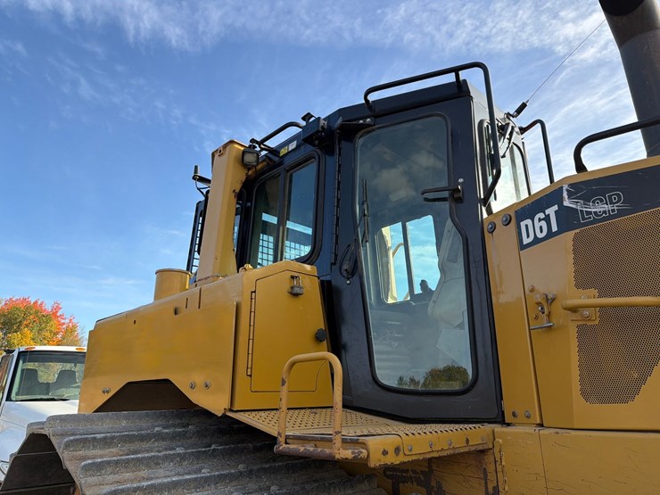 caterpillar-d6t-lgp-image-40