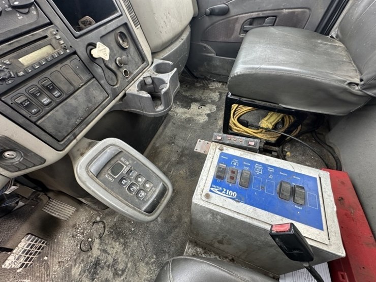 2012-vactor-2100-image-30