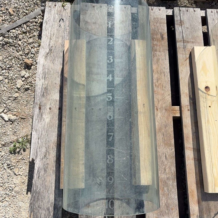 Visible Pump Cylinder