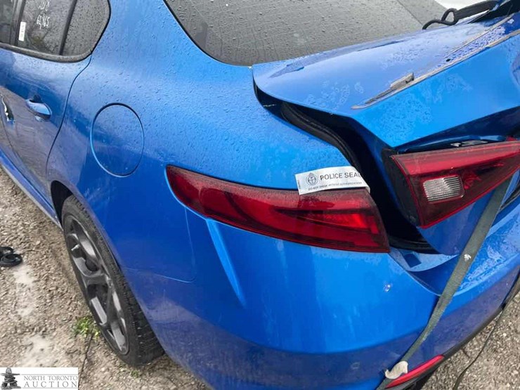 non-operable-2018-alfa-r-giulia-quadrifogli-image-30
