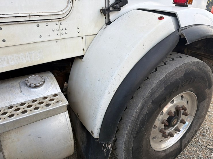 1997-kenworth-t800-image-46