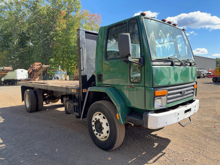 1988-ford-7000-image-7