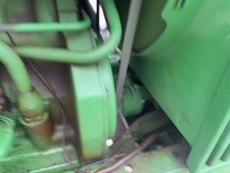 john-deere-3020-image-31