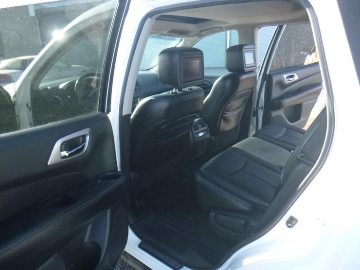 2013-nissan-pathfinder-image-7