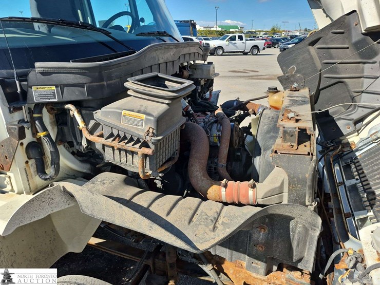 2017-international-durastar-4300-image-9
