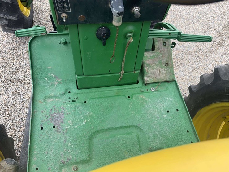 john-deere-3020-image-49