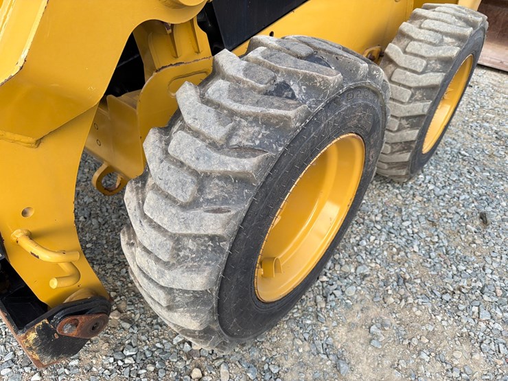 2023-caterpillar-226d3-image-62