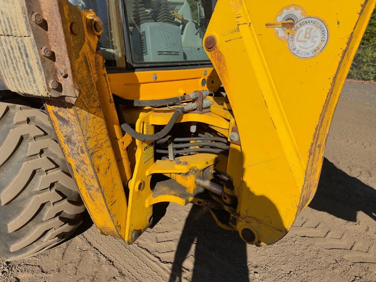 2001-jcb-214-image-17