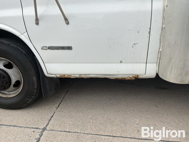2001-chevrolet-express-g3500-image-12