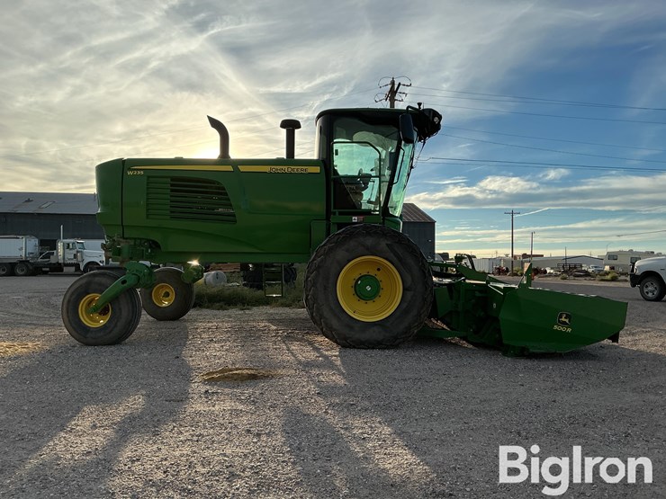 2021-john-deere-w235-image-4