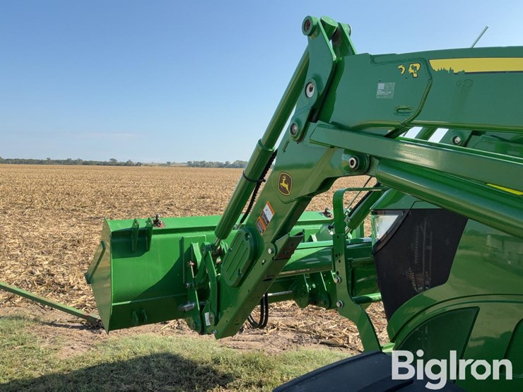 2019-john-deere-6130m-image-11
